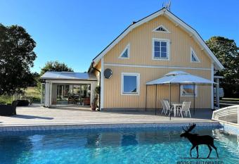 Luxury Spa Villa - Pool Sauna Hottub has Balcony rooms