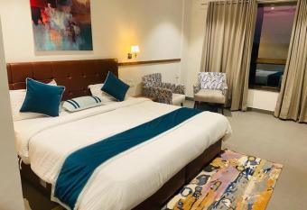 CHOKAR DHANI RAIPUR allows 18 year olds to book a room