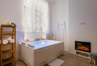 Suite   vasion C  leste    Saint-  tienne allows 18 year olds to book a room