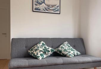 Les Fleurettes has Balcony rooms