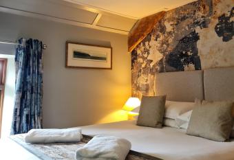 Furzeleigh Mill allows 18 year olds to book a room