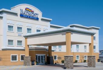 Baymont by Wyndham Minot allows 18 year olds to book a room