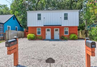 Hickory Dock One of Charlestons Best has Balcony rooms