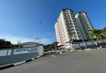 Be My Guest HomeStay 4 has Balcony rooms