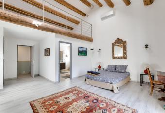 MAS de la Souvine allows 18 year olds to book a room