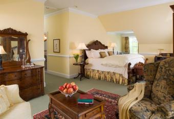 Inn at Warner Hall allows 18 year olds to book a room