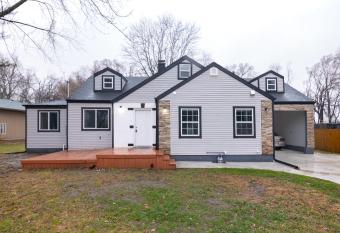 (null) allows 18 year olds to book a room