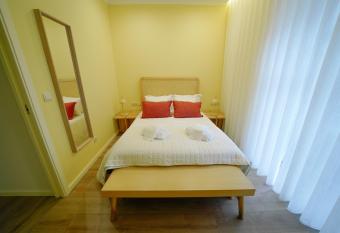 Martinho s House has Balcony rooms