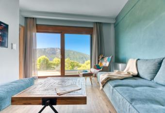 Komody has rooms with a private hot tub