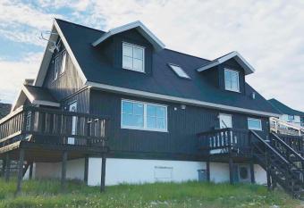 Nuuk Villa Hostel has Balcony rooms