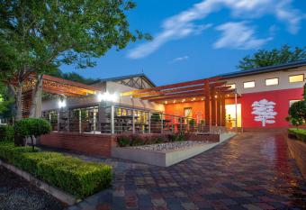 Bluegum Country Lodge has Balcony rooms