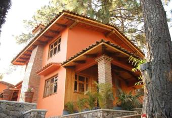 Caba  a Boutique Buganvilia para 6 Personas allows 18 year olds to book a room