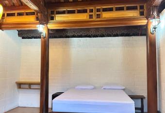 COFFEE & HOMESTAY 41 has Balcony rooms