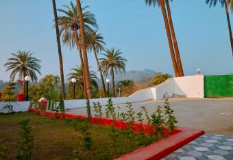 Laxmanji villas has Smoking/Balcony rooms