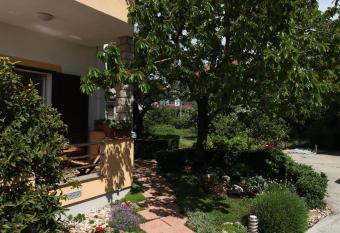 Apartments & Rooms Kresan has Balcony rooms