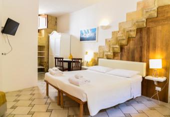 B&B Demetra Appartamenti has Balcony rooms