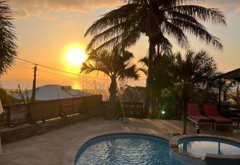 Villa Nirvana has Balcony rooms