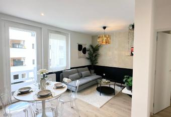 Sacr   appartement/Jardin/Parking/Wifi has Balcony rooms