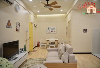 Muji Homestay has Balcony rooms