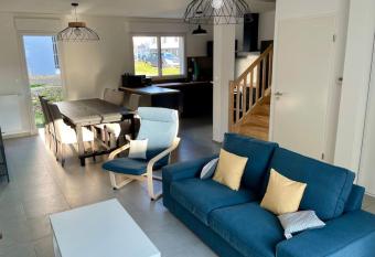 Maison neuve toute   quip  e avec 2 parkings priv  s has Balcony rooms