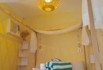 La Cas   Dulce Staycation has Balcony rooms