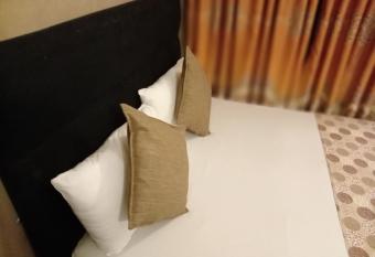 Hotel Winter allows 18 year olds to book a room