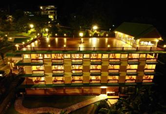                                                              DoiMok DokMai Resort allows 18 year olds to book a room