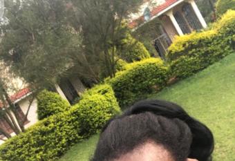 Elegant all ensuite 4 bedroom with beautiful large garden for events has Balcony rooms