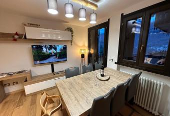 SnowLodge Valmalenco has Balcony rooms