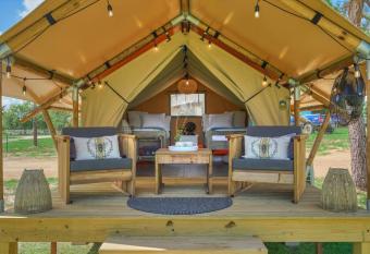 All That Glitters - Safari Tent - BeeWeaver Honey Farm has Balcony rooms