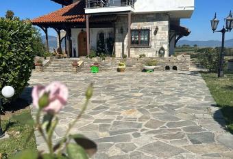 Archontiko Alexandros Luxury Suites allows 18 year olds to book a room