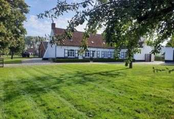 B&B Den Bruynen Bergh allows 18 year olds to book a room