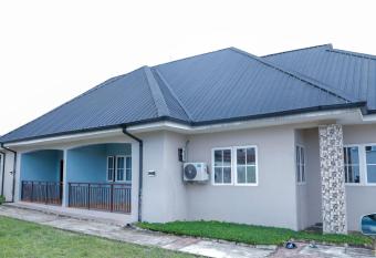 E&T Luxury Apartments has Balcony rooms