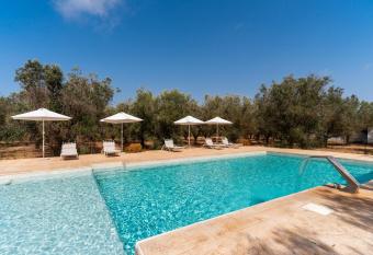 Domus mea salento Arazzo Giallo has Balcony rooms