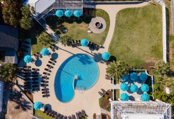 622 New Haven has Balcony rooms