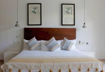 Luxury Casita Oleaje Tulum has rooms with a private hot tub