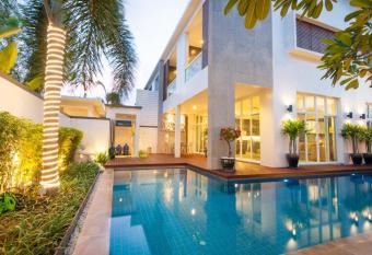 Luxurious Private Pool Villa has Smoking rooms