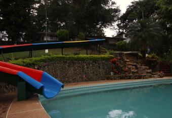 Finca privada con tobog  n a 30 minutos de Cali! has Balcony rooms