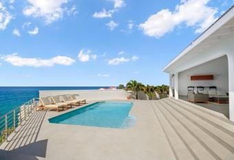 Puerta Al-Mar Villa has Balcony rooms