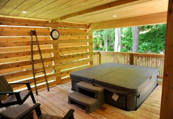 Mountain bike Ski Eville Mecca has Balcony rooms