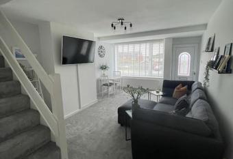 Lovely Stylish House In Shepshed allows 18 year olds to book a room