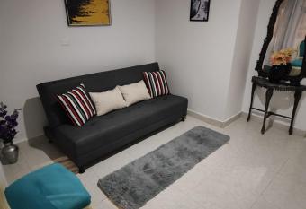 C  modo estudio v  a termales allows 18 year olds to book a room