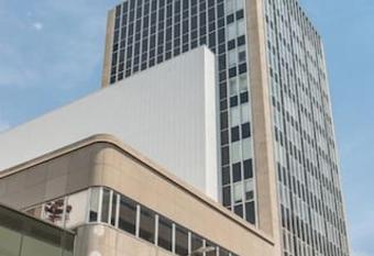 Stunning Studio with Rooftop Deck and Gym allows 18 year olds to book a room