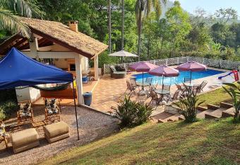 Casar  o perto SP e Rodeio Cajamar - Piscina, Hidro e Lareira com Brinquedos em condom  nio de Luxo allows 18 year olds to book a room