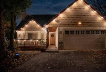 The Thunderbird Retreat, Huge Patio, Amazing view has Balcony rooms