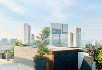 Madison apartment has rooms with a private hot tub