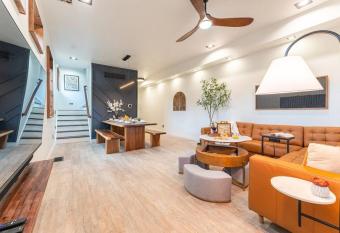 BEST of Downtown Indy Luxury Oasis 8BD Entire Home has Balcony rooms