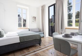 DWELLSTAY - Zuse H  fe Bad Hersfeld has Balcony rooms
