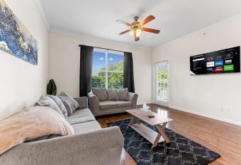 1 BR Cozy APT, A/C & WiFi Near Downtown McKinney allows 18 year olds to book a room