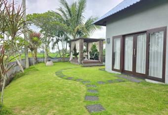 Belvilla Bunga Matahari Ceking Rice Terrace allows 18 year olds to book a room